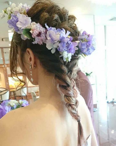 ラプンツェル風の花嫁ヘア👰
カラードレスに最適なヘアアレンジ👌🏼❤️

#ヘアアレンジ備忘録#ヘアアレンジ#花嫁ヘア#ラプンツェルヘア#ヘア#花冠#ウエディングヘア