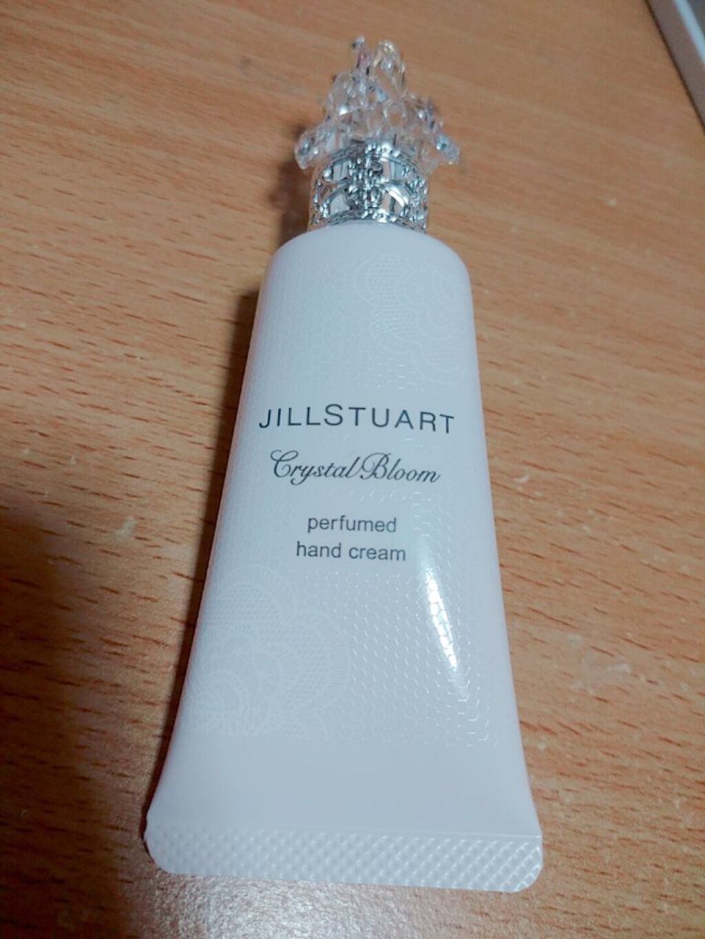 クリスタルブルーム パフュームド ハンドクリーム/JILL STUART/ハンドクリームを使ったクチコミ(2枚目)