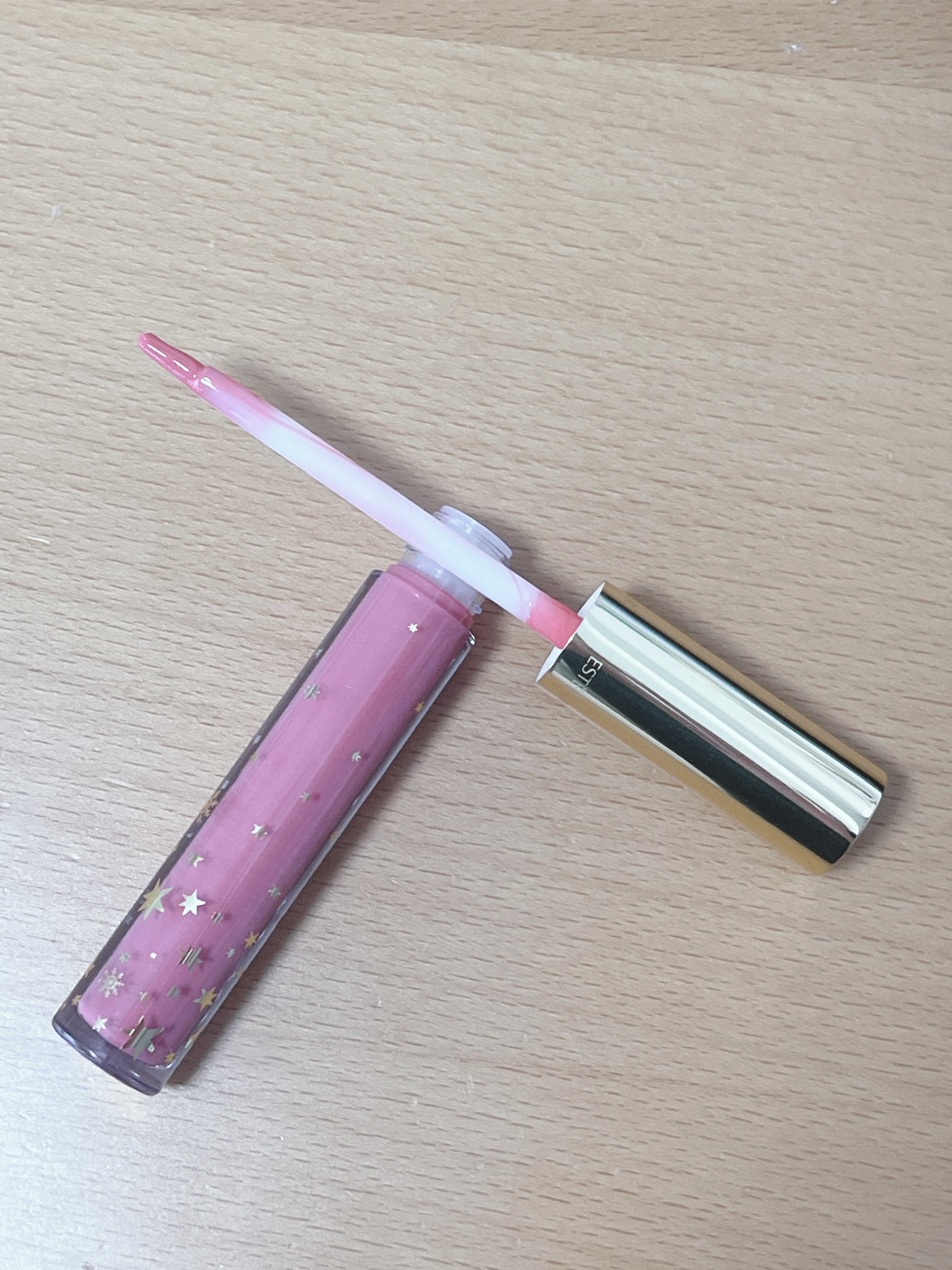 ピュア カラー エンヴィ キッサブル リップ シャイン/ESTEE LAUDER/リップグロスを使ったクチコミ（2枚目）