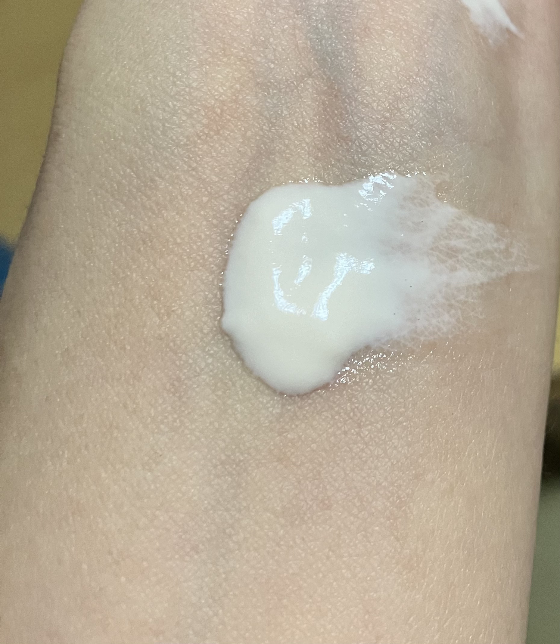 ホイップトボディクリーム アンバーバニラ/ローラ メルシエ/ボディクリームを使ったクチコミ（2枚目）