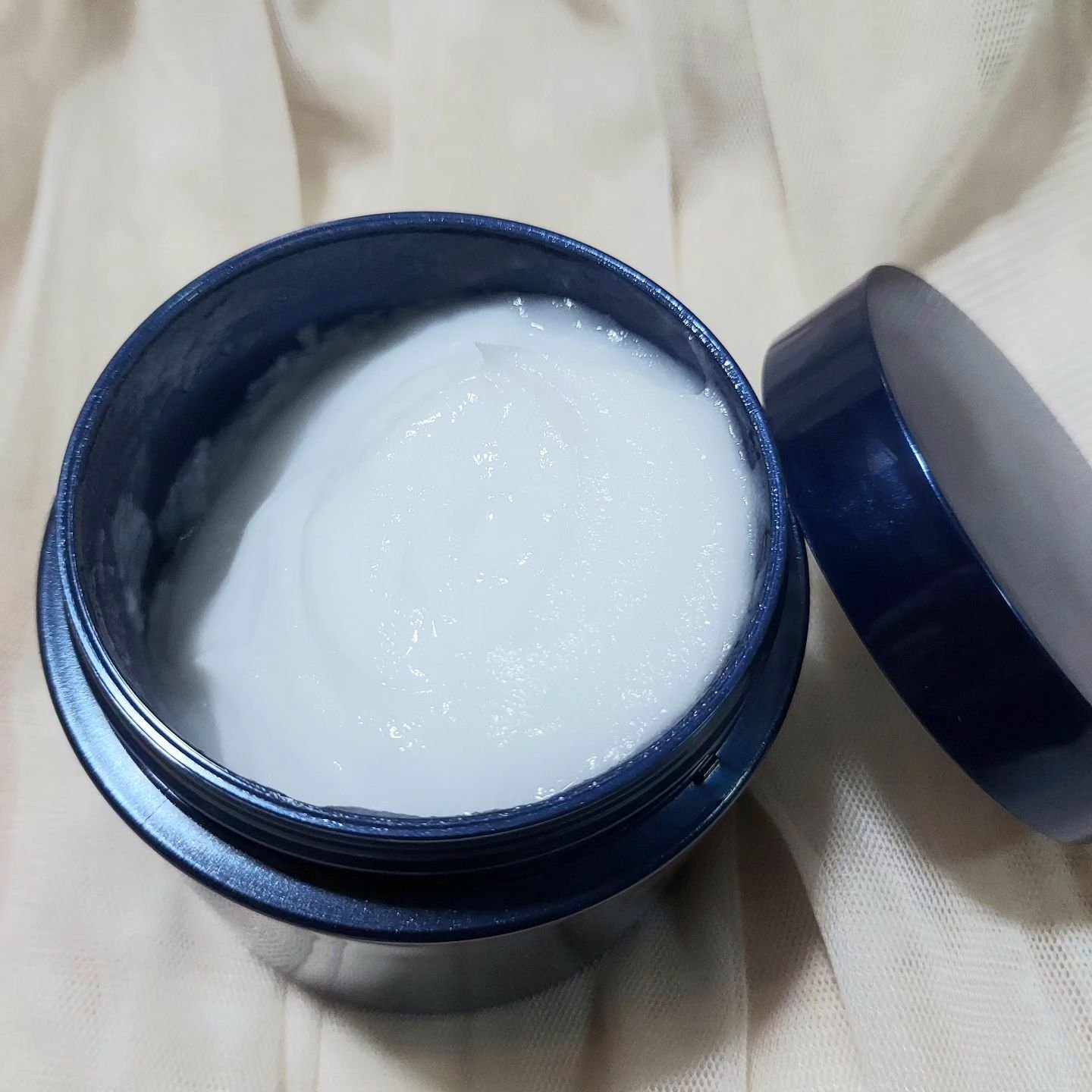 ニベア ロイヤルブルーボディクリーム うるおい密封ケア/ニベア/ボディクリームを使ったクチコミ（2枚目）