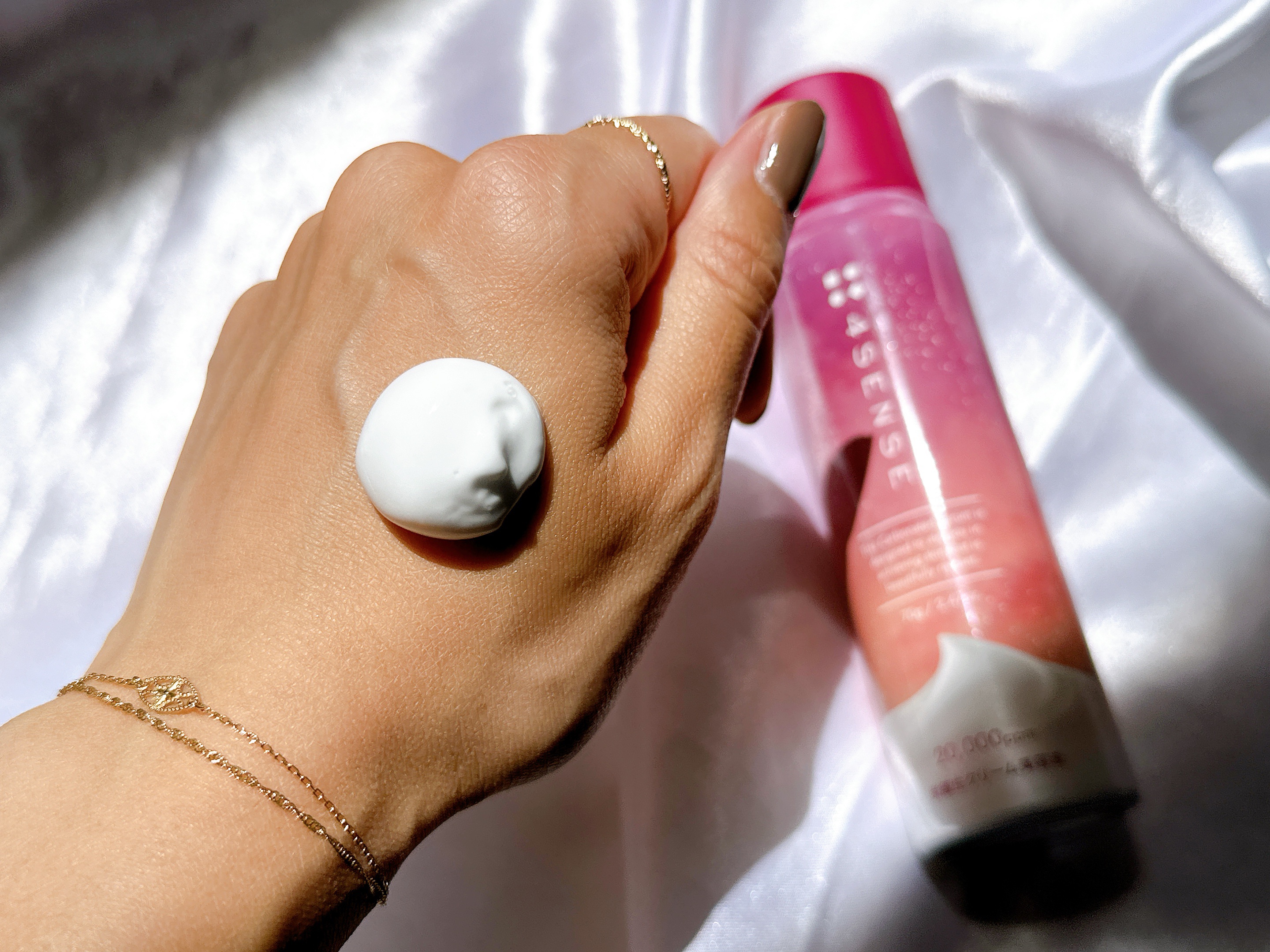 フォーセンス　炭酸生クリームセラム/4SENSE/美容液を使ったクチコミ（2枚目）