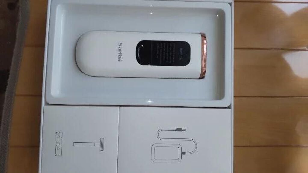 Sarlisi 脱毛器 冷感 家庭用のクチコミ「9月のQoo10メガ割で購入した

脱毛に通っているのですがやはり処理せんと

生えて.....」（2枚目）