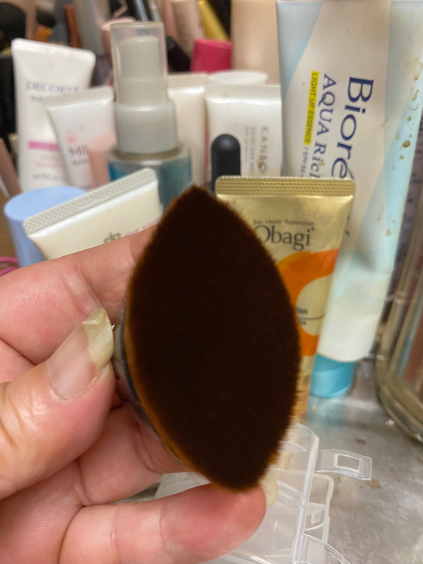 ペタル 55 ファンデーション ブラシ/shu uemura/メイクブラシを使ったクチコミ(2枚目)