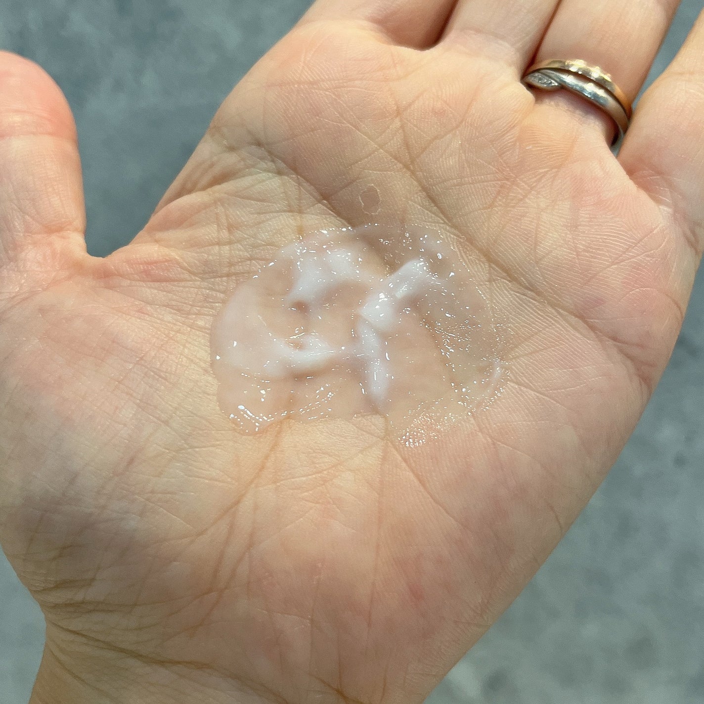 モレキュラーリペアヘアセラム/MQURE/アウトバストリートメントを使ったクチコミ(3枚目)