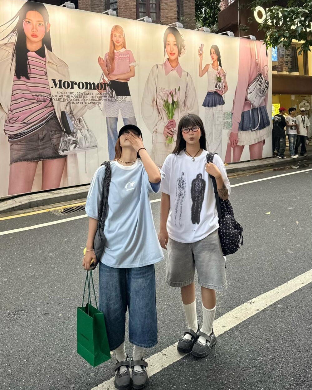 ひとみ on LIPS 「即興の友情はとても楽しいです#コーデ#韓国コーデ#韓国雑貨#韓..」(3枚目)