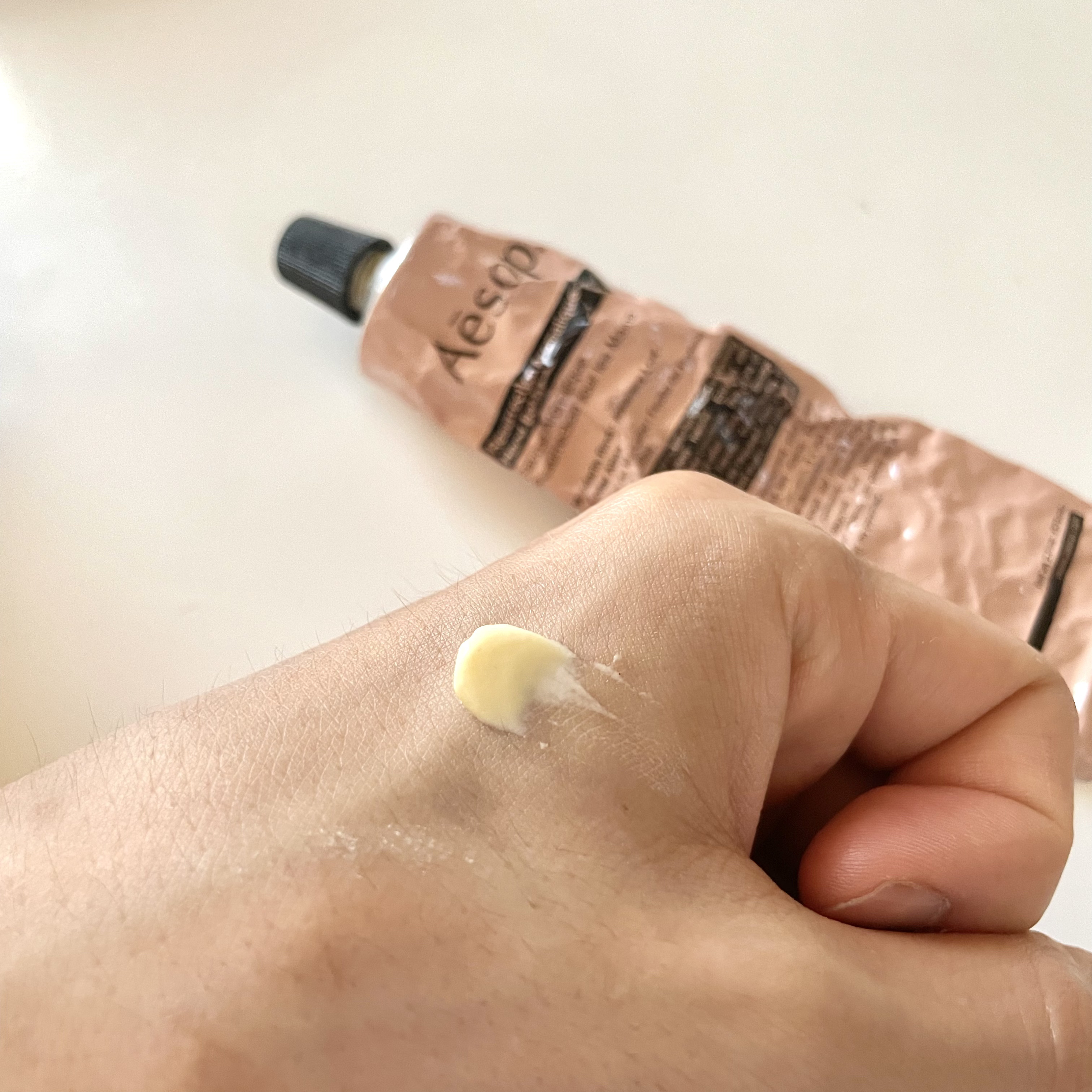 アンドラム アロマティック ハンドバーム/Aesop/ハンドクリームを使ったクチコミ（2枚目）