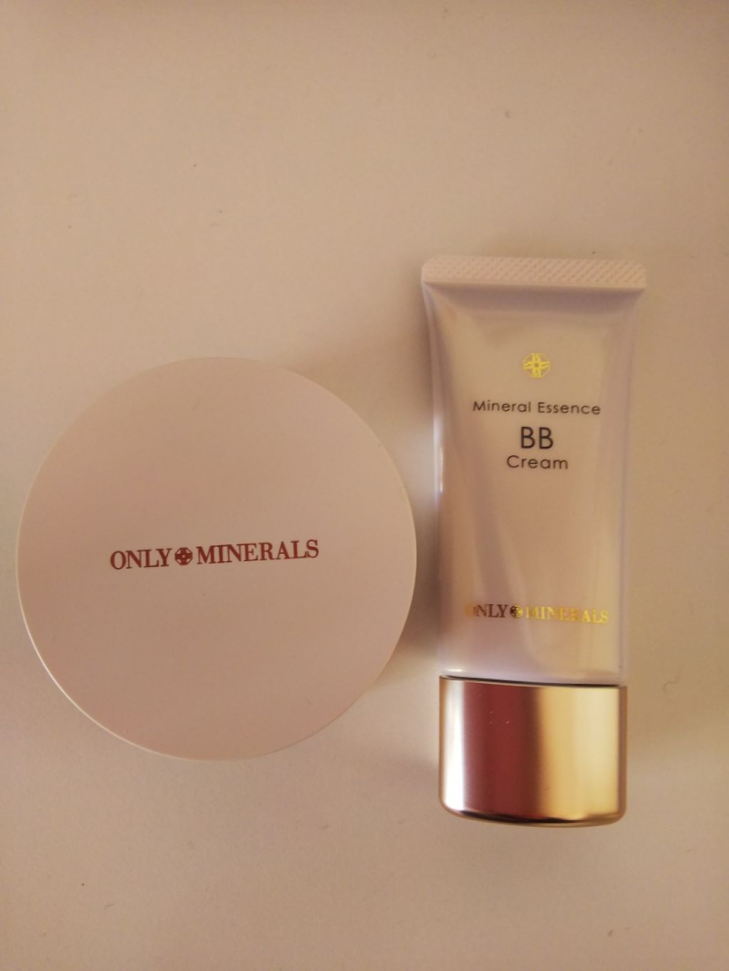 ミネラルクリアグロウフェイスパウダー/ONLY MINERALS/ルースパウダーを使ったクチコミ(1枚目)