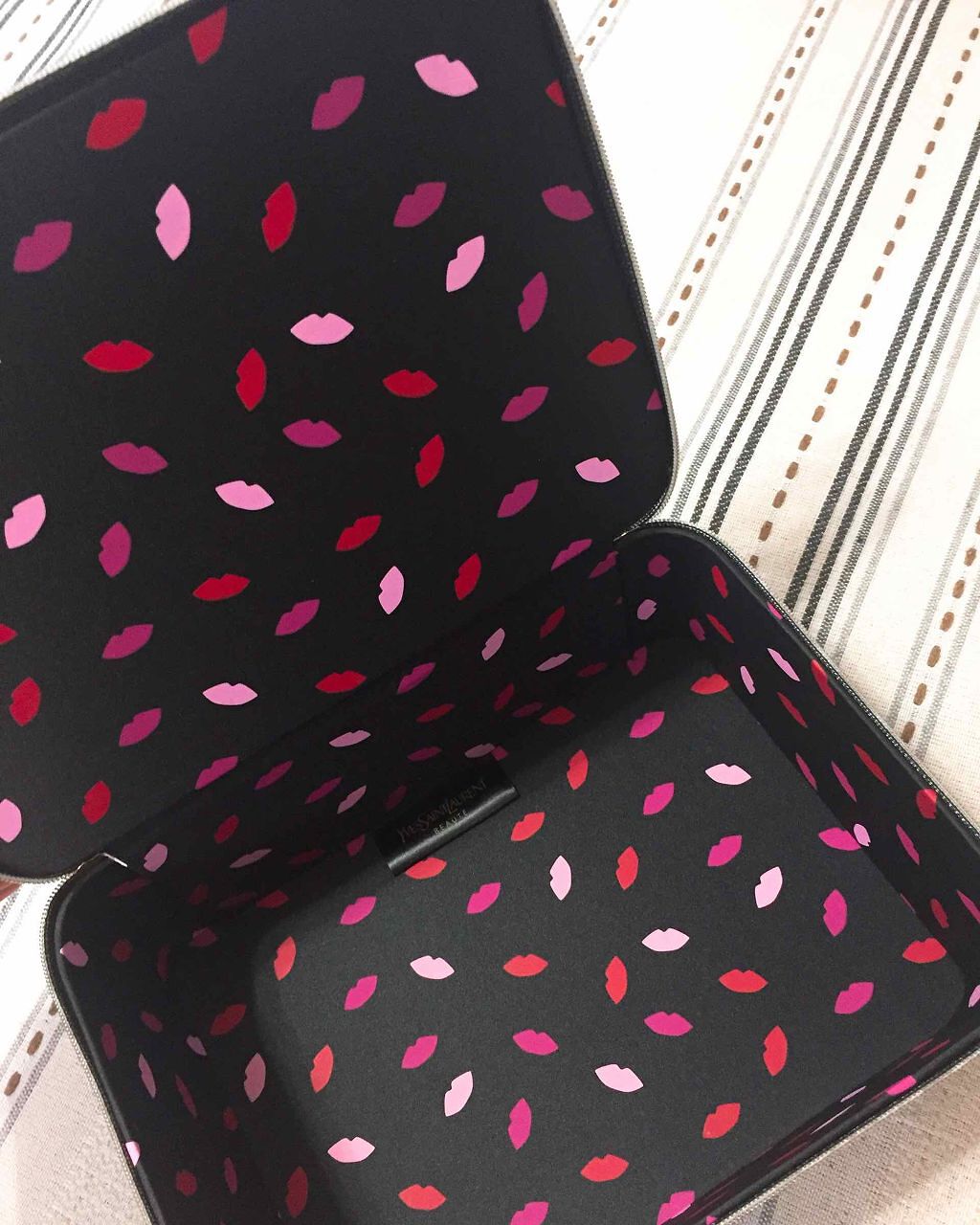 オリジナルバニティ/YVES SAINT LAURENT BEAUTE/化粧ポーチを使ったクチコミ(2枚目)