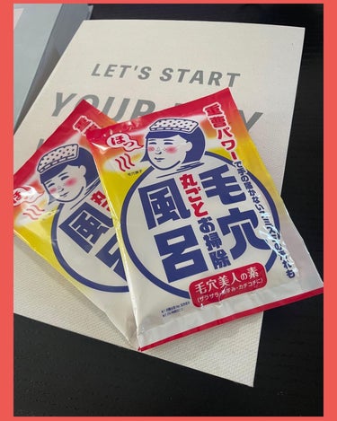 本日のお風呂は！

石澤研究所さんの、
毛穴風呂‼️

香りは懐かしそうな石鹸の香り
🔴 皮脂や汚れを浮き上がらせる重曹は湯をまろやかにし、古い角質をやわらかくする効果も。

重曹：炭酸水素Ｎａ（洗浄成分）

お湯の色は、ほのかな乳白色です。

入浴中の肌触りツルツルに感じます。

毛穴って、顔だけじゃなく身体中にあるので、全身ケア定期的にしたいなと思います‼️

1包￥220なので、毎日使うにはファミリー層には向かないけど
1週間に1回くらいは使いたいな‼️

#毛穴撫子#重曹つるつる風呂
#美容垢 #美容垢さんとつながりたい #美容垢さんと繋がりたい #美容垢さんフォロバします #美容垢さんお洒落さんフォロバします #美容#美容すきな人と繋がりたい #美容好きな人と繋がりたい #美容好きさんと繋がりたい #美容好きと繋がりたいの画像 その1