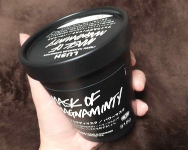 LUSH の パワーマスク
何回もリピしていたのを数年ぶりに購入しました！

□テクスチャー､､､かたい
■香り､､､ペパーミント

見た目はチョコミント！
着け心地もスースーして夏は気持ちいいです。
