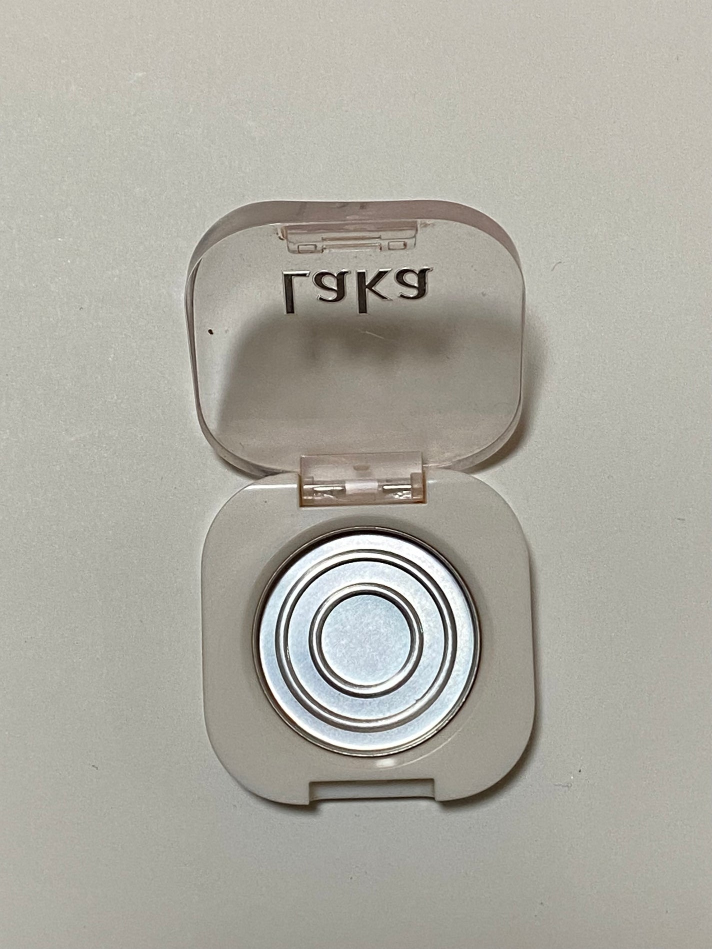 モノアイシャドウ/Laka/単色アイシャドウを使ったクチコミ(2枚目)