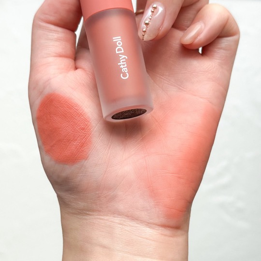 リップアンドチーク ヌードマットティント/CathyDoll/リップティントを使ったクチコミ（2枚目）