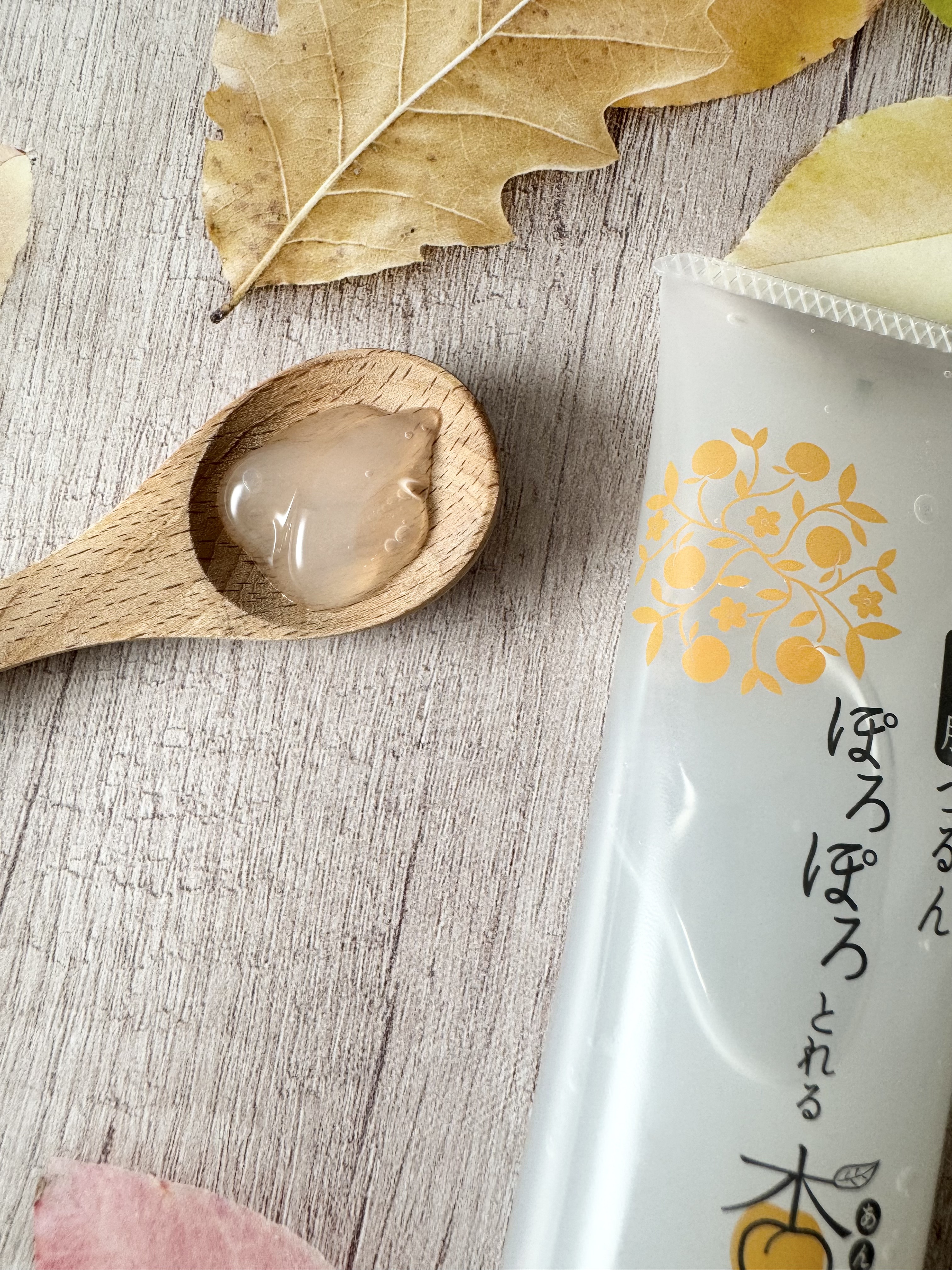 ぽろぽろとれる杏ジェル/フレージュ/ネック・デコルテケアを使ったクチコミ（2枚目）