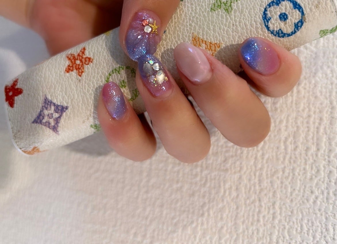 𝚁 𝚒 𝚔 𝚘 on LIPS 「selfnail💅🏻🩷筆の手入れ嫌いだから爪楊枝でネイル!!笑..」(2枚目)