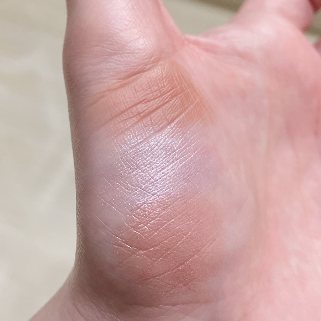 オンブル エサンシエル/CHANEL/単色アイシャドウを使ったクチコミ（2枚目）