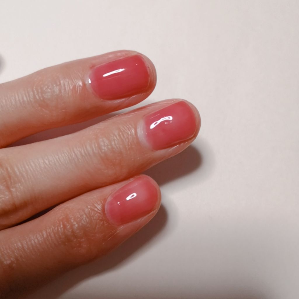 グロッシーネイルカラーN/デュカート/マニキュアを使ったクチコミ(4枚目)