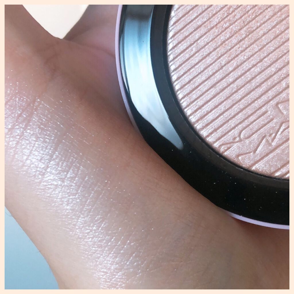 エクストラ ディメンション スキンフィニッシュ フルール シュア/M・A・C/プレストパウダーを使ったクチコミ（3枚目）