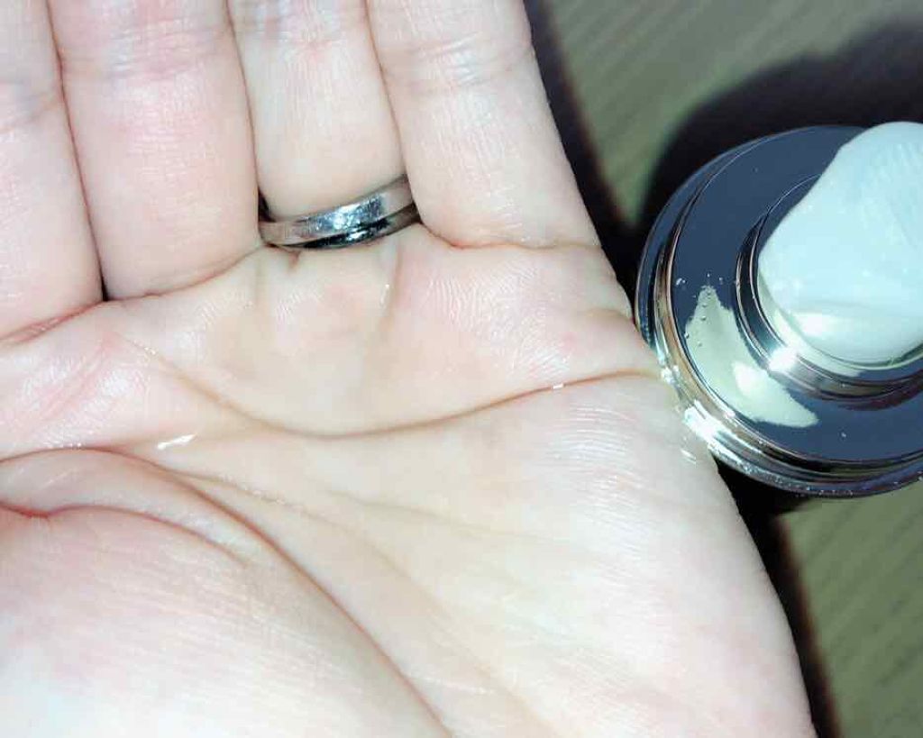 アドバンスト モイスチュア コンセントレート ローション/インフィニティ/化粧水を使ったクチコミ（2枚目）