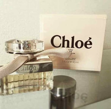 chloe クロエ　オードパルファム♡
つけ始めは結構濃厚？な香りがするのですが、時間が経つにつれて誰からも好かれそうな清潔感溢れる香りへと変化していきます♡
匂いがなくなるのは早いので何度か付け直しは