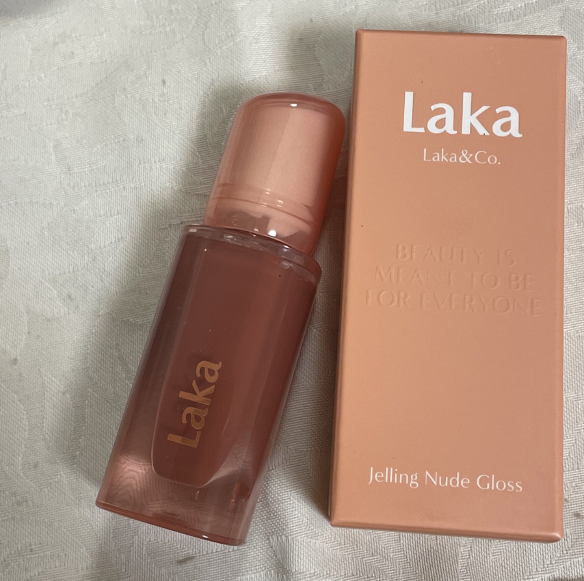 新色レビュー】ジェリーイングヌードグロス｜Lakaの人気色を比較