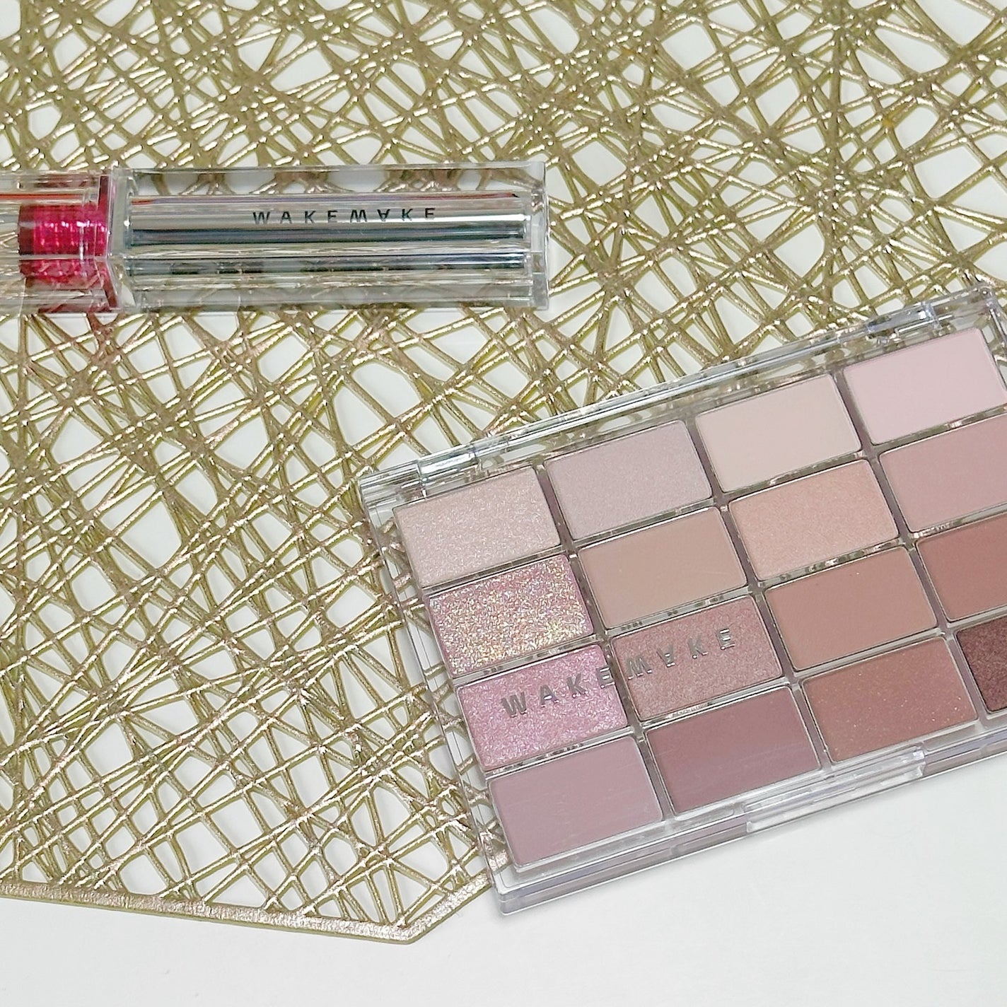 ソフトブラーリングアイパレット/wakemake/アイシャドウパレットを使ったクチコミ(1枚目)