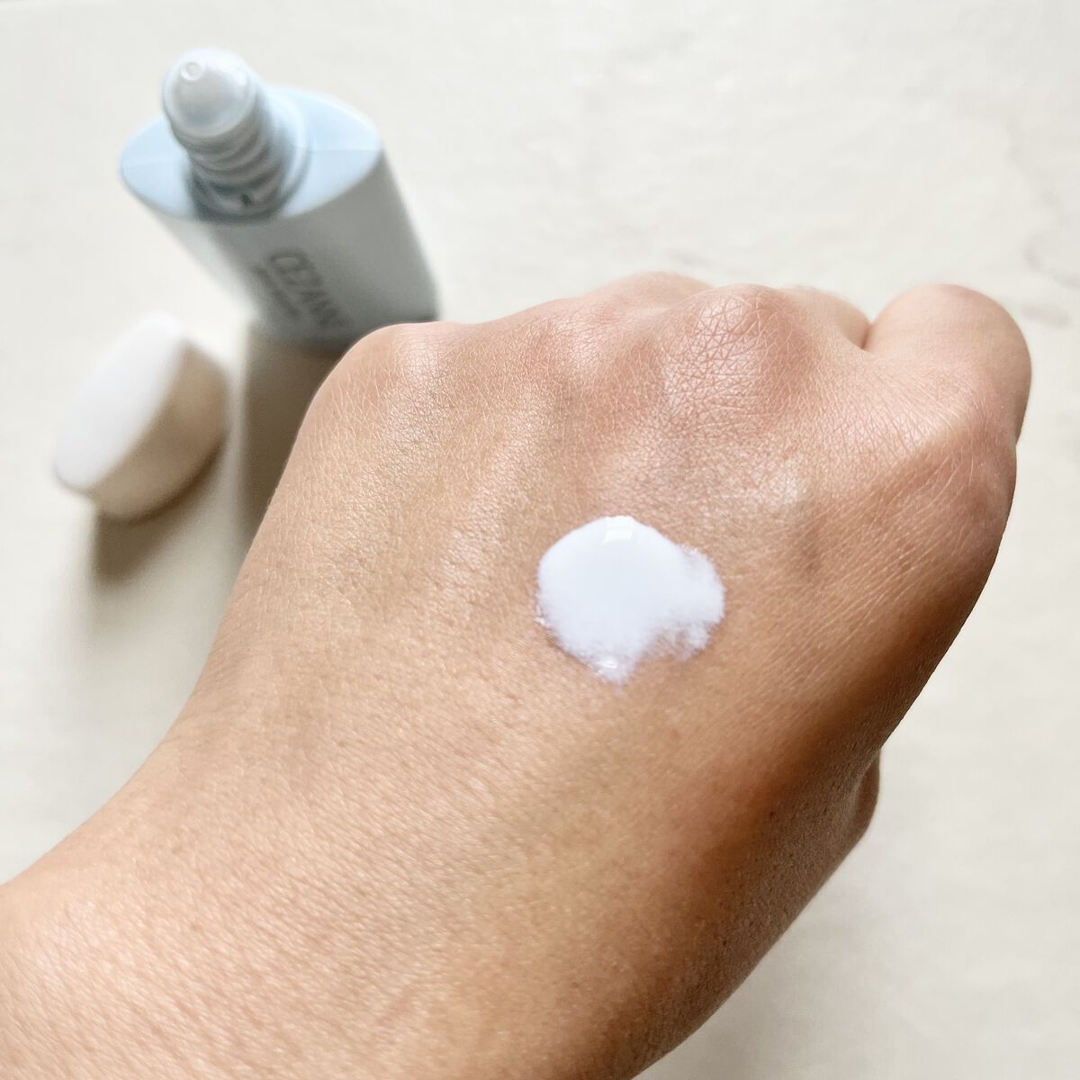 皮脂テカリ防止下地/CEZANNE/化粧下地を使ったクチコミ（2枚目）