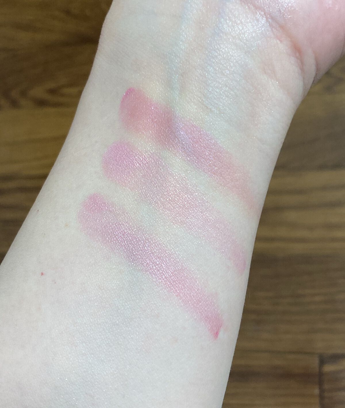 ブラッシング ハート/MAKEUP REVOLUTION/パウダーチークを使ったクチコミ(3枚目)