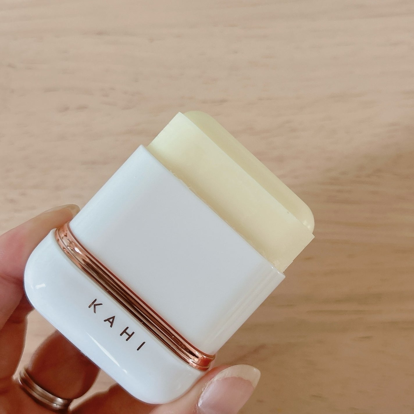 エアリーフィットサンスティック/KAHI/日焼け止めスティックを使ったクチコミ(2枚目)