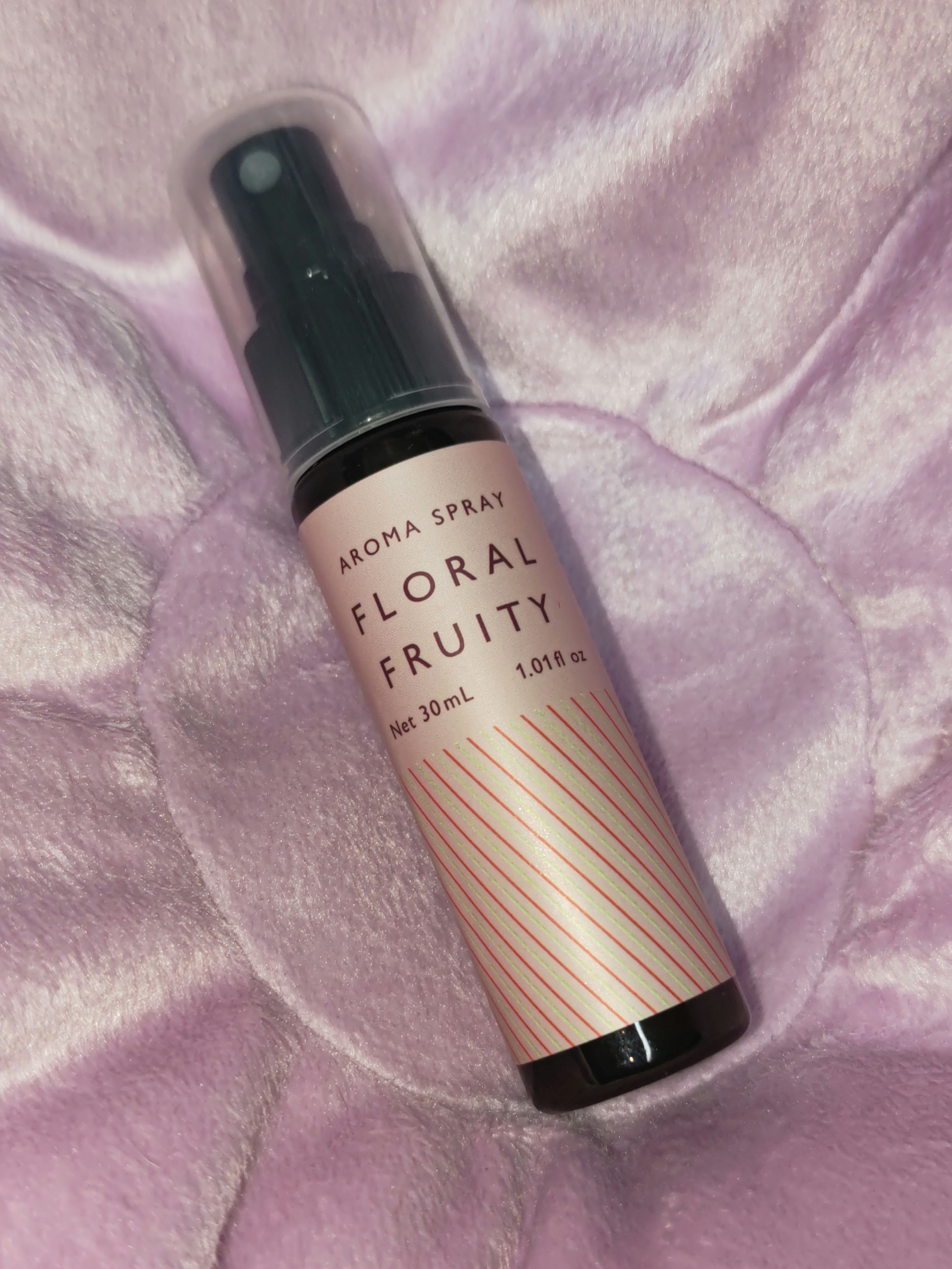 DAISO アロマスプレーSBのクチコミ「ふんわりさっぱり香るボディミスト。
こちらはDAISOで購入したアロマスプレーSBフローラルフ.....」（3枚目）