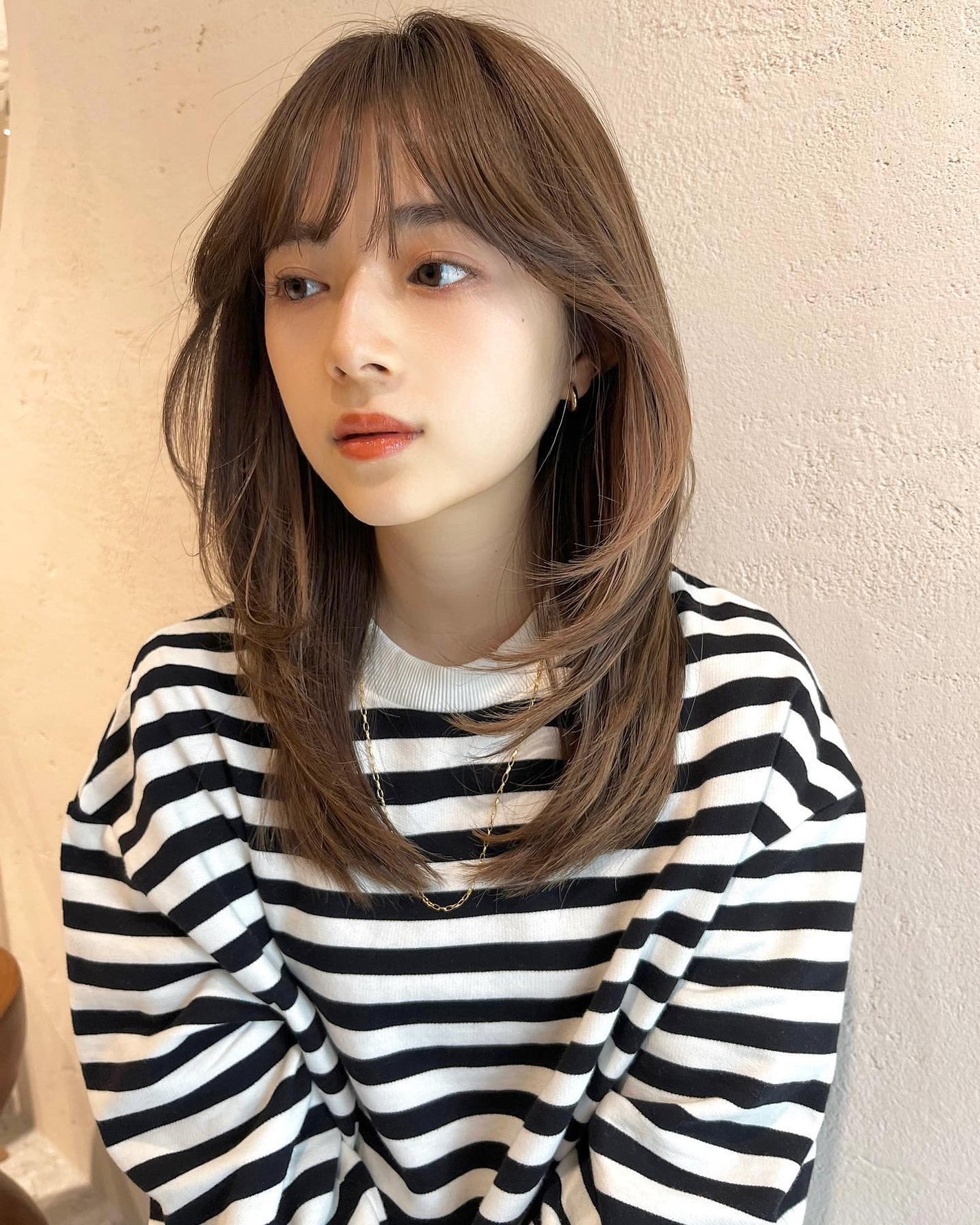 HARUNA on LIPS 「柔らかいレイヤースタイル💓ふわっと簡単にスタイリングできる🩵#..」(3枚目)