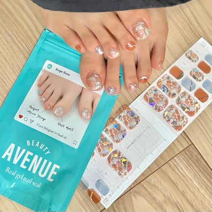 BEAUTY AVENUE リアルジェルネイルシール フット専用のクチコミ「いまハマっているネイルシール!
ビューティーアベニューのネイルシールは、UVライトなしでも硬.....」(3枚目)