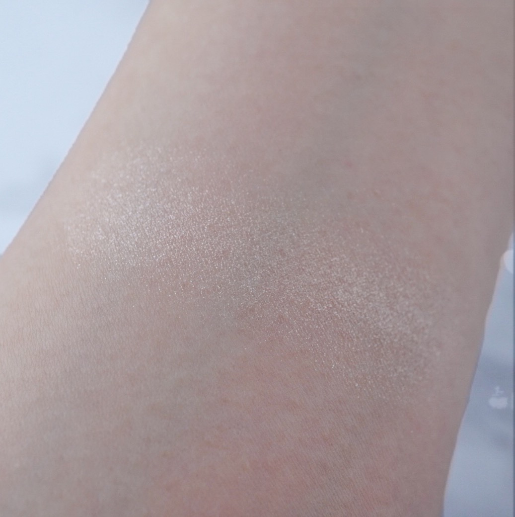 イルミクチュールシャドウ IC01 ムーントリップ/excel/ジェル・クリームアイシャドウを使ったクチコミ（2枚目）