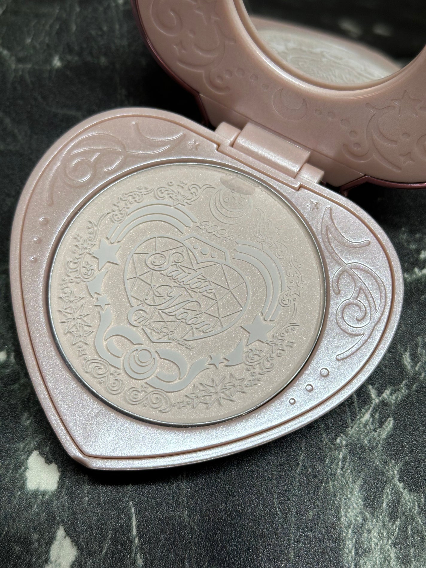 シャイニングムーンパウダー2024/クレアボーテ/プレストパウダーを使ったクチコミ(7枚目)