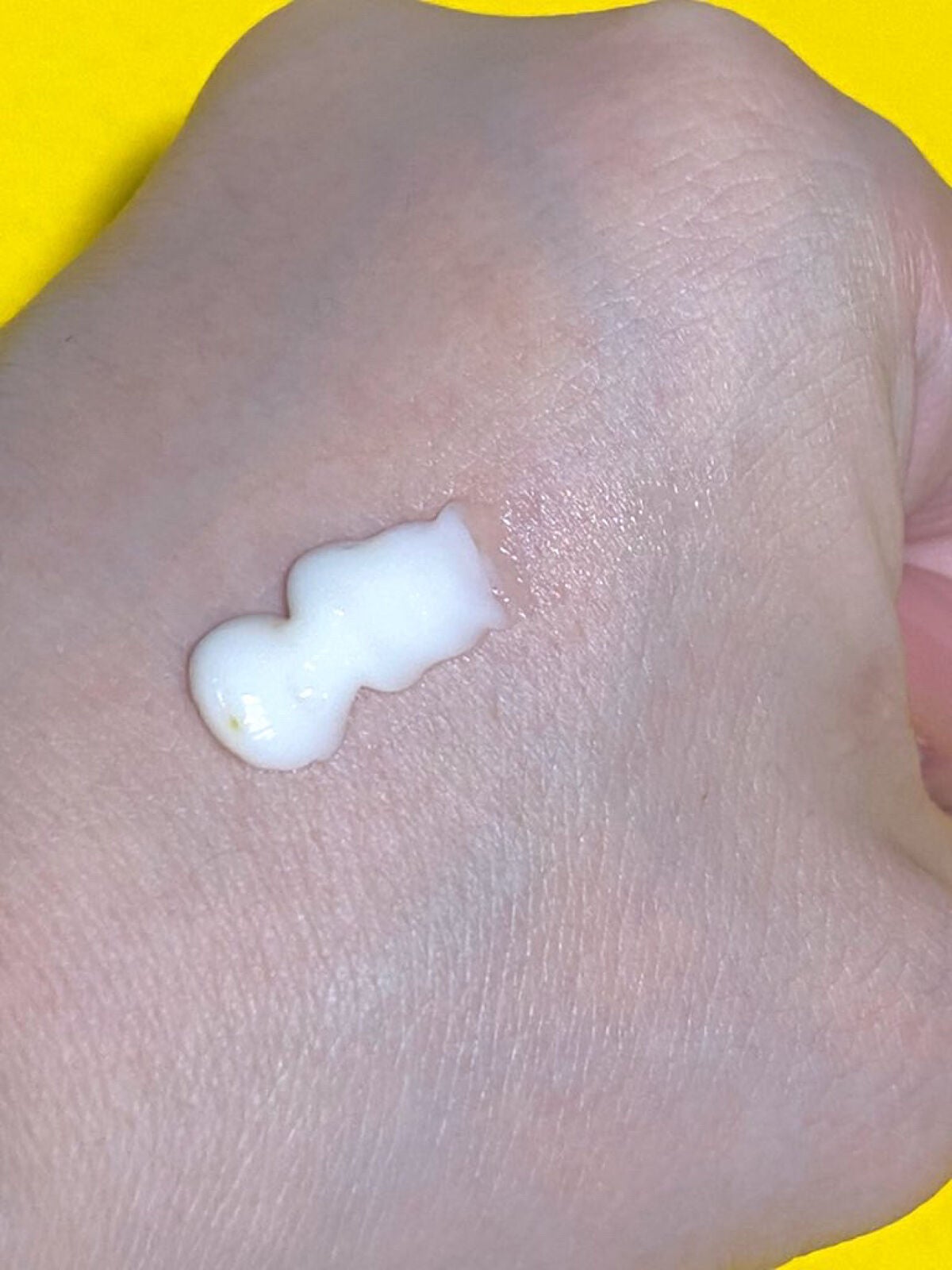 mike on LIPS 「夏終わりの新商品なんですが、これからの季節に良さげでした。ビタ..」(2枚目)