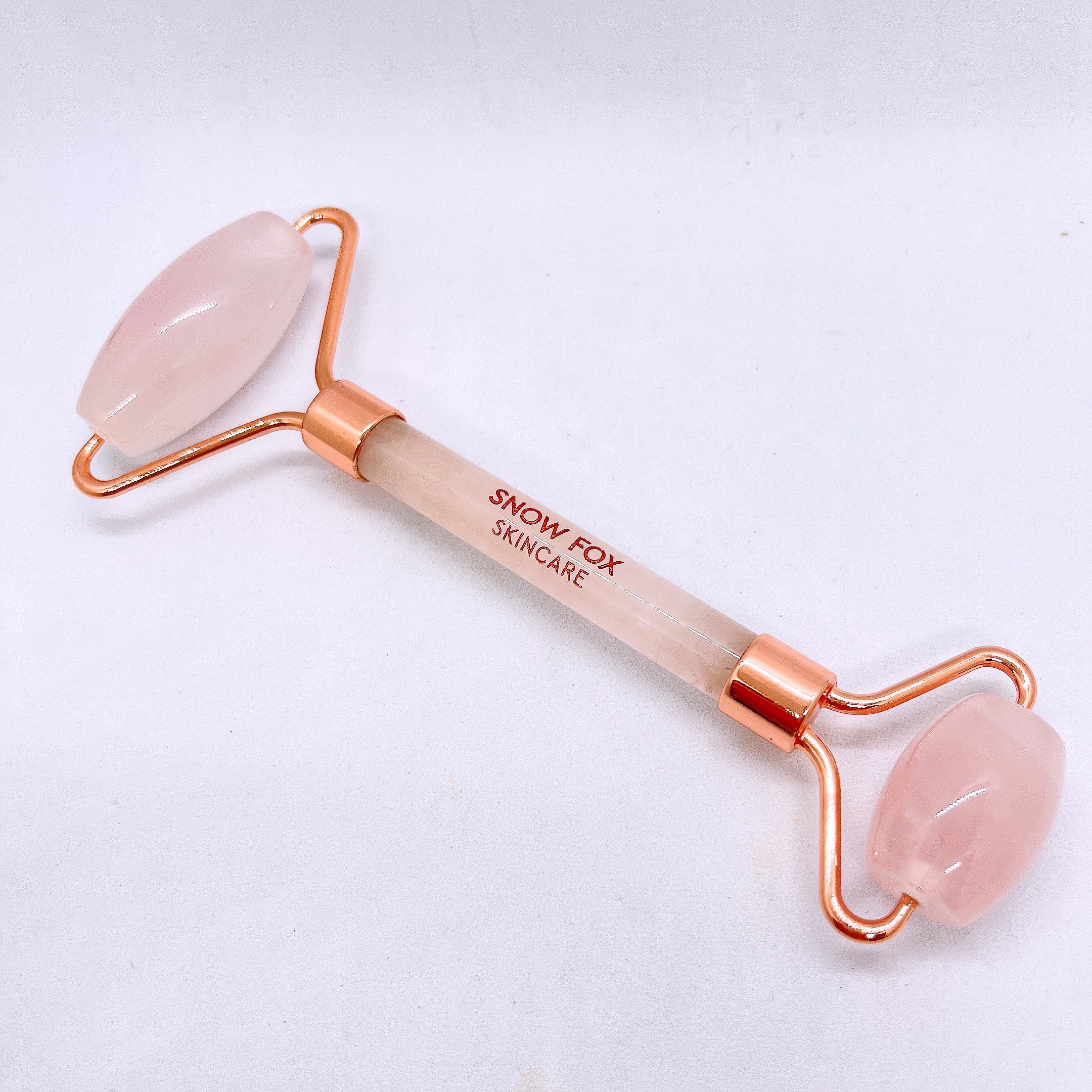 ローズ クォーツ フェイシャル ローラー/SNOW FOX SKINCARE/その他スキンケアグッズを使ったクチコミ（3枚目）