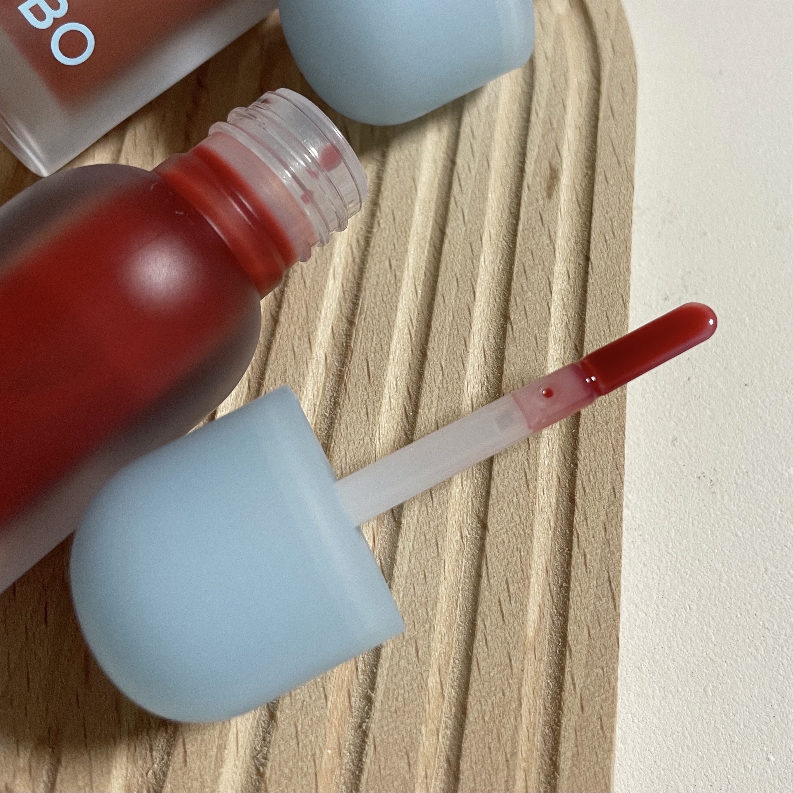 ジューシーベリープランピングリップオイル/TOCOBO/リップグロスを使ったクチコミ（3枚目）