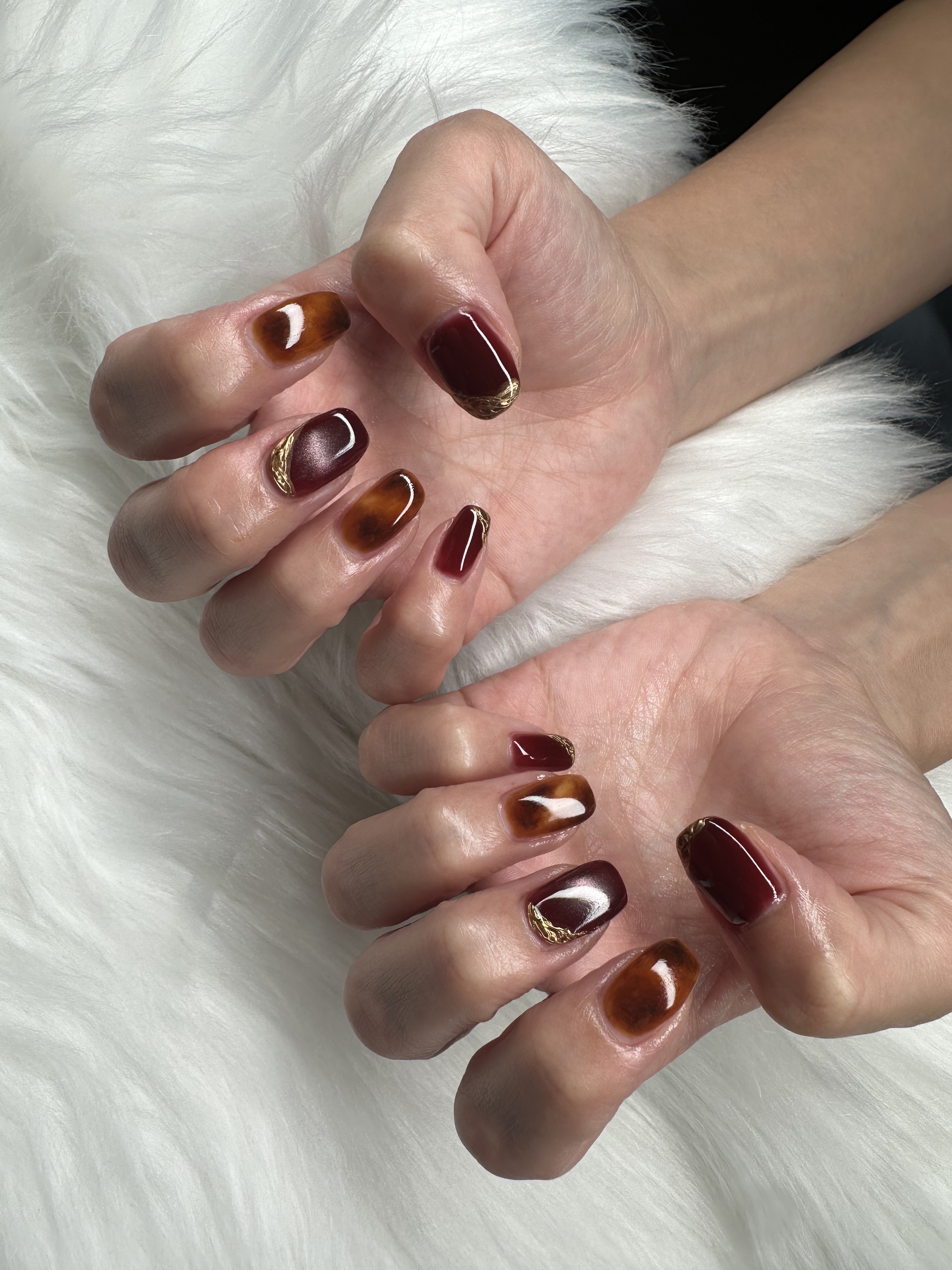 #ジェルネイル,#ボルドーネイル,#秋ネイル,#ミラーネイル,#マグネットネイル,#べっ甲ネイルのネイルデザイン