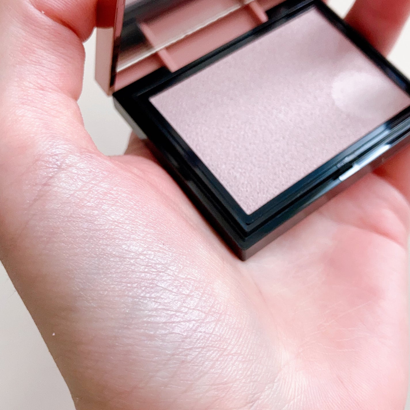 ホリデーコフレ2023〈カームピンク〉/エトヴォス/メイクアップキットを使ったクチコミ(3枚目)