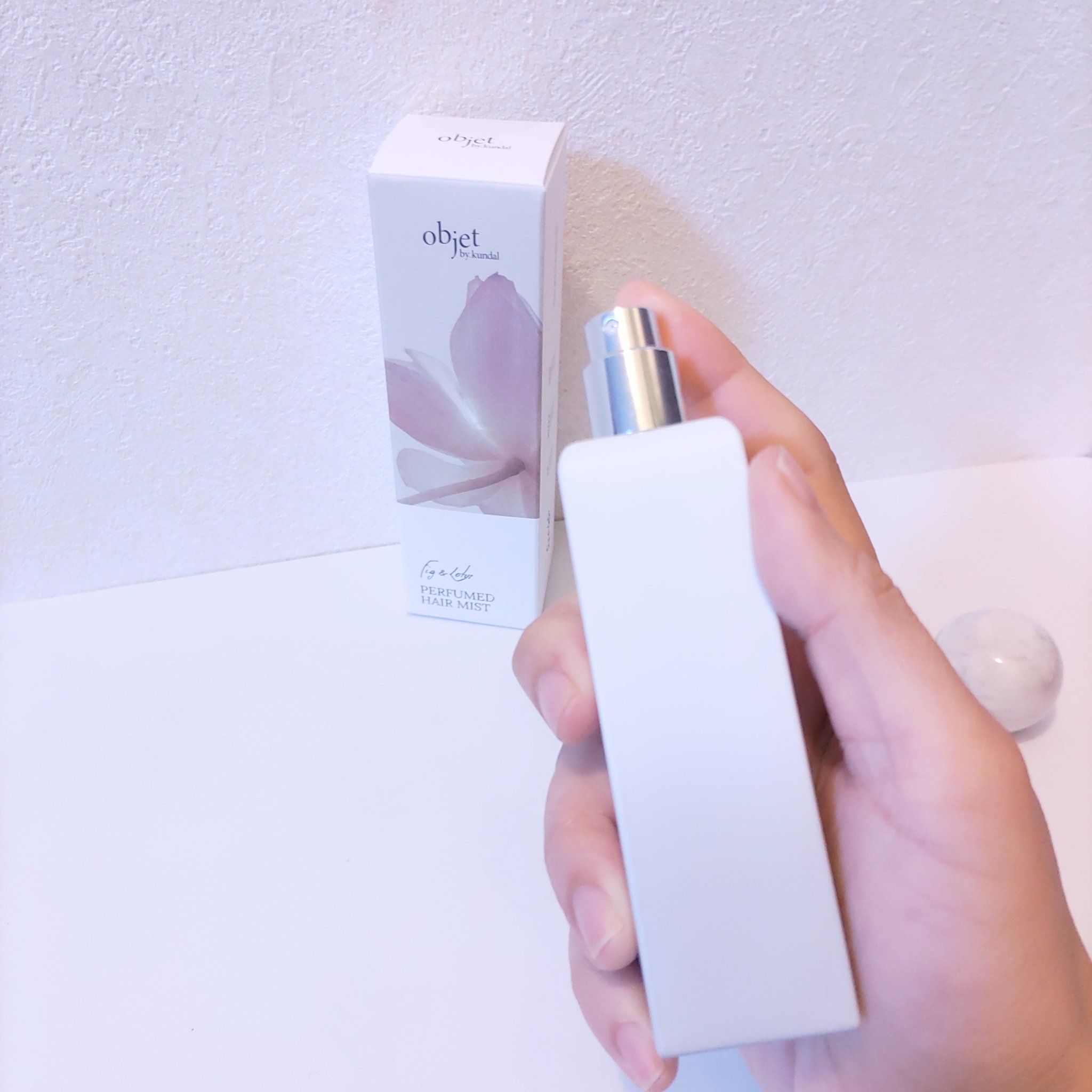 パフュームドヘアミスト フィグ＆ロータス/objet by kundal/アウトバストリートメントを使ったクチコミ（3枚目）