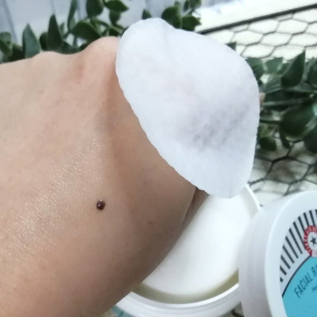 FACIAL RADIANCE PADS/First Aid Beauty/化粧水を使ったクチコミ(4枚目)