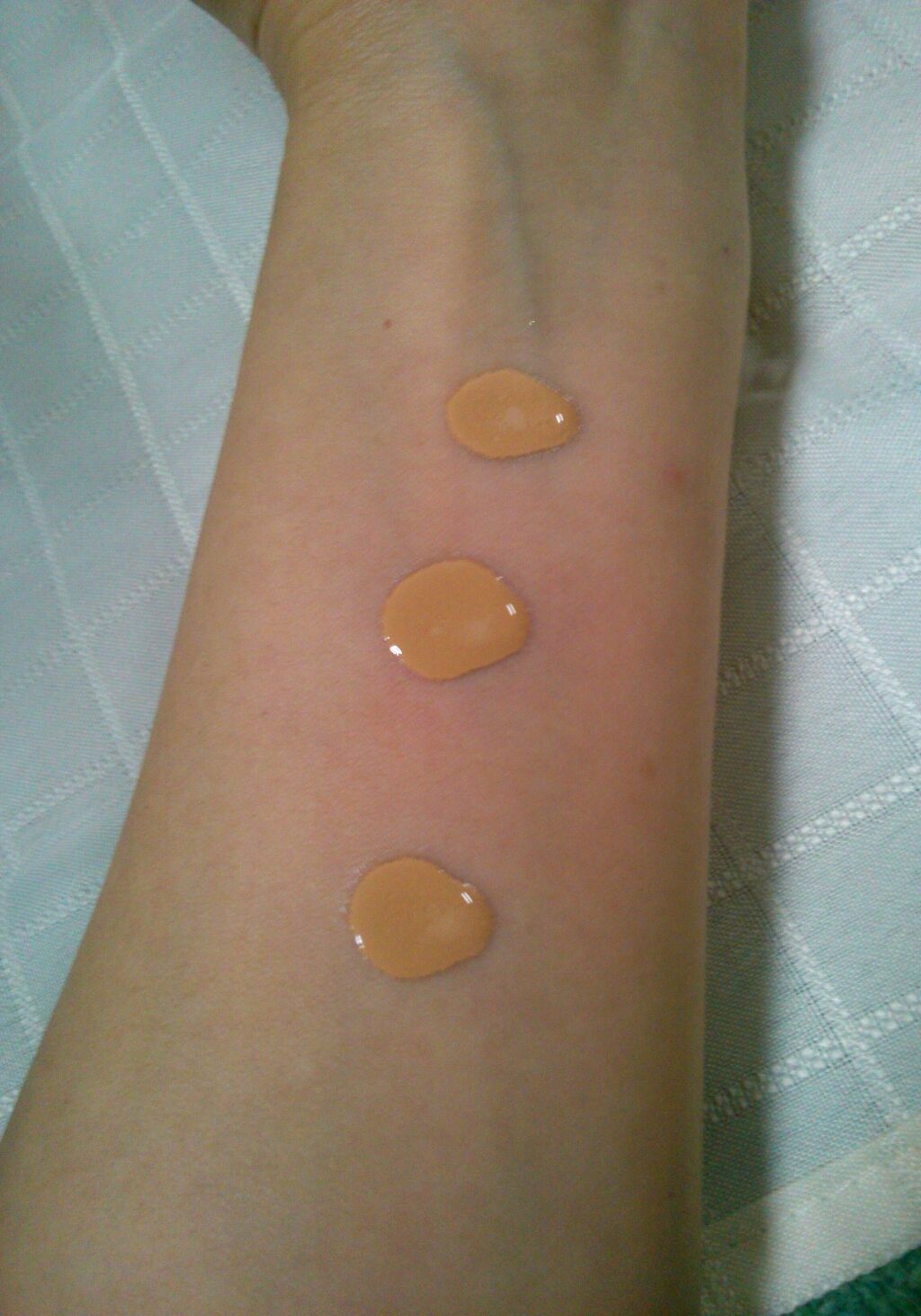 モイスト シェイクアップ/Elégance/リキッドファンデーションを使ったクチコミ（3枚目）