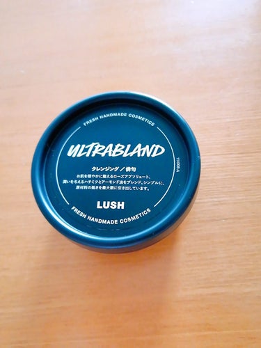 はじめまして！
初投稿です(⑉･ ･⑉)


今回紹介するのはLUSHのクレンジング「俳句」❤
クリームタイプのクレンジングです！
お肌を穏やかに整えるローズアブソリュート、潤いを与えるハチミツとアーモ