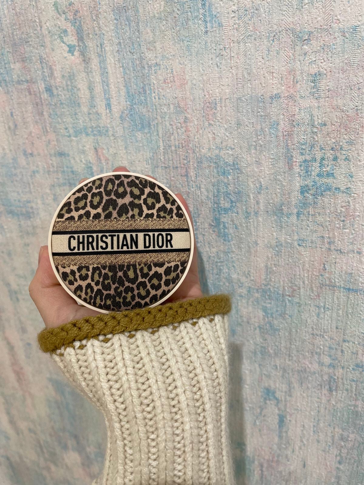 ディオールスキン フォーエヴァー クッション パウダー/Dior/ルースパウダーを使ったクチコミ(1枚目)