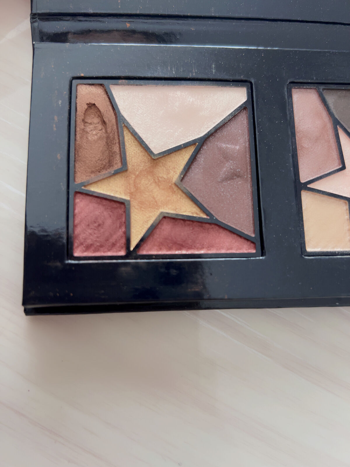 グッド アズ ゴールド 2022 /ESTEE LAUDER/メイクアップキットを使ったクチコミ（3枚目）