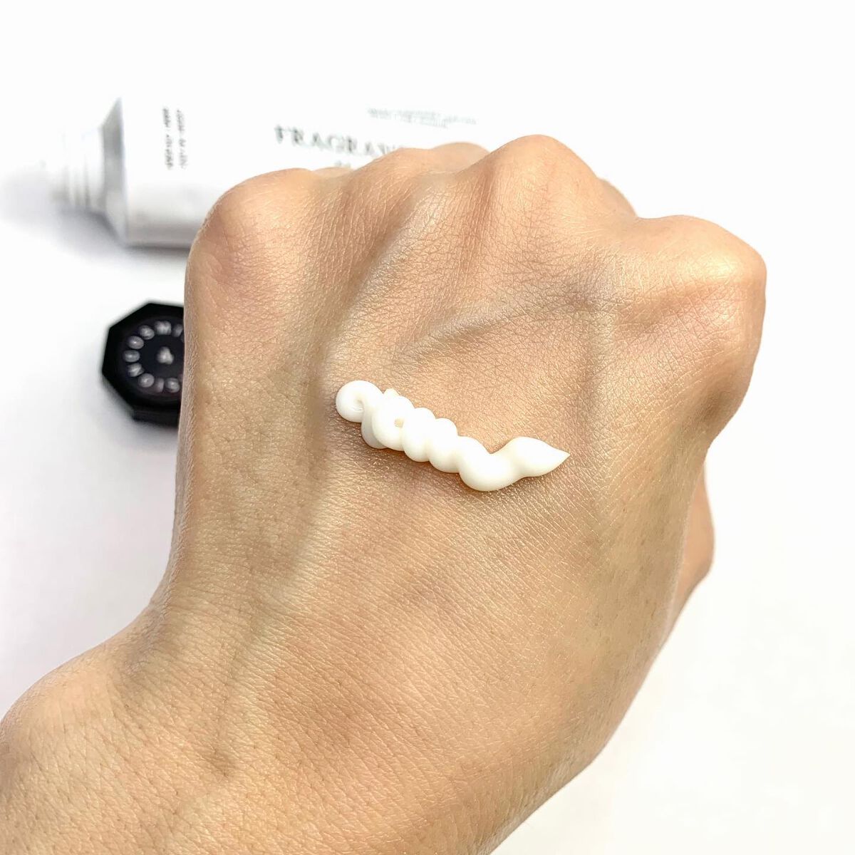 FRAGRANCE DRESS UP HAND CREAM/COSMIC MANSION/ハンドクリームを使ったクチコミ（3枚目）