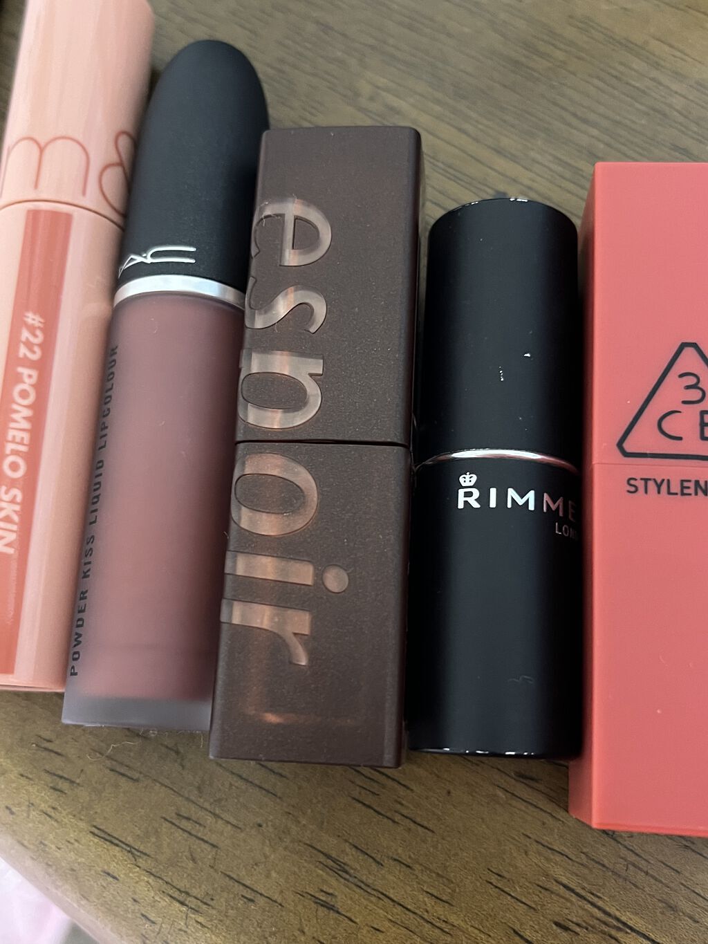 ジューシーラスティングティント/rom&nd/リップティントを使ったクチコミ（2枚目）