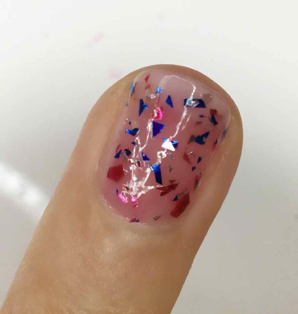 ネイルホリック パーティーフレーク/ネイルホリック/マニキュアを使ったクチコミ(2枚目)