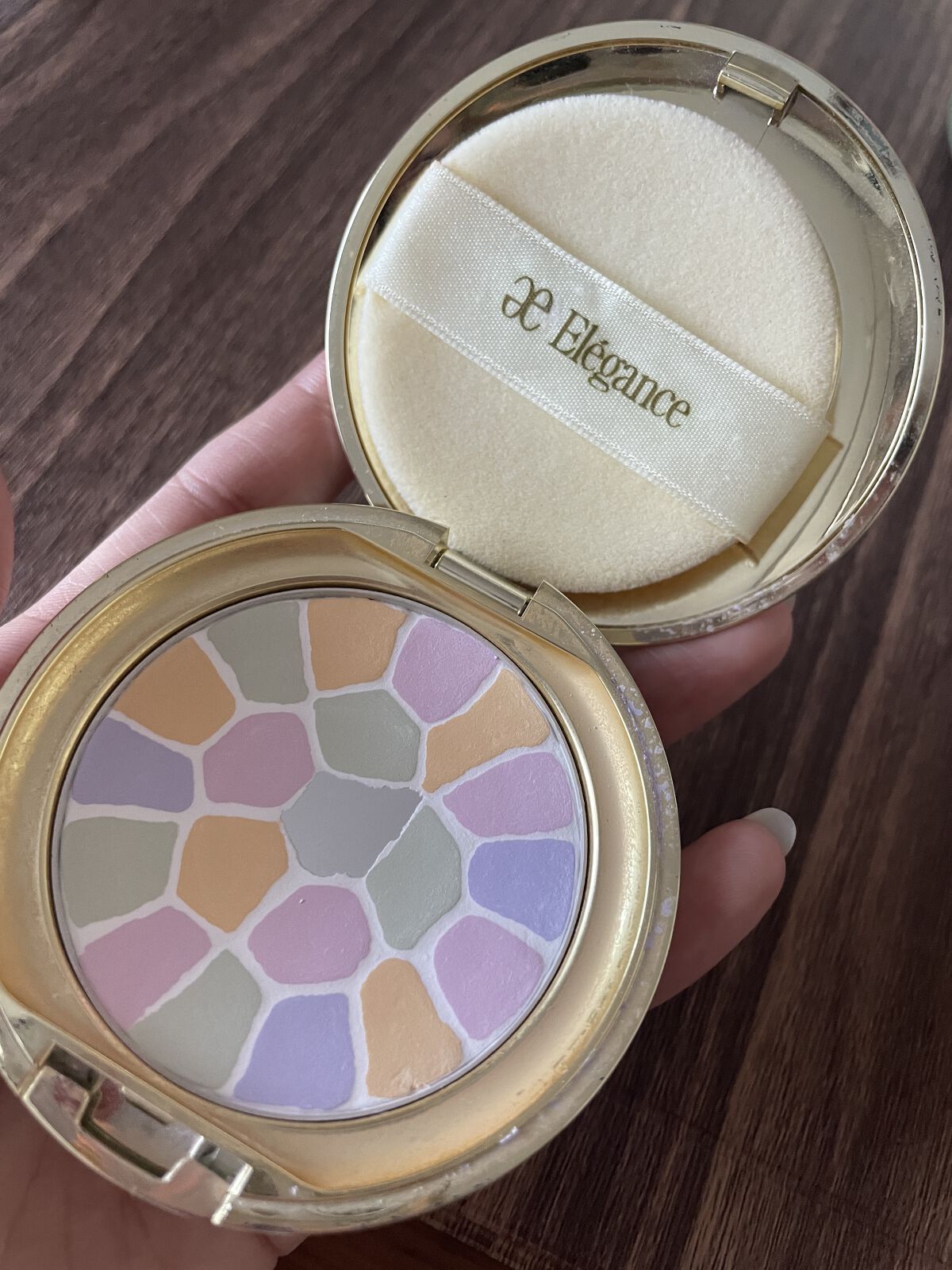 ラ プードル オートニュアンス/Elégance/プレストパウダーを使ったクチコミ（1枚目）