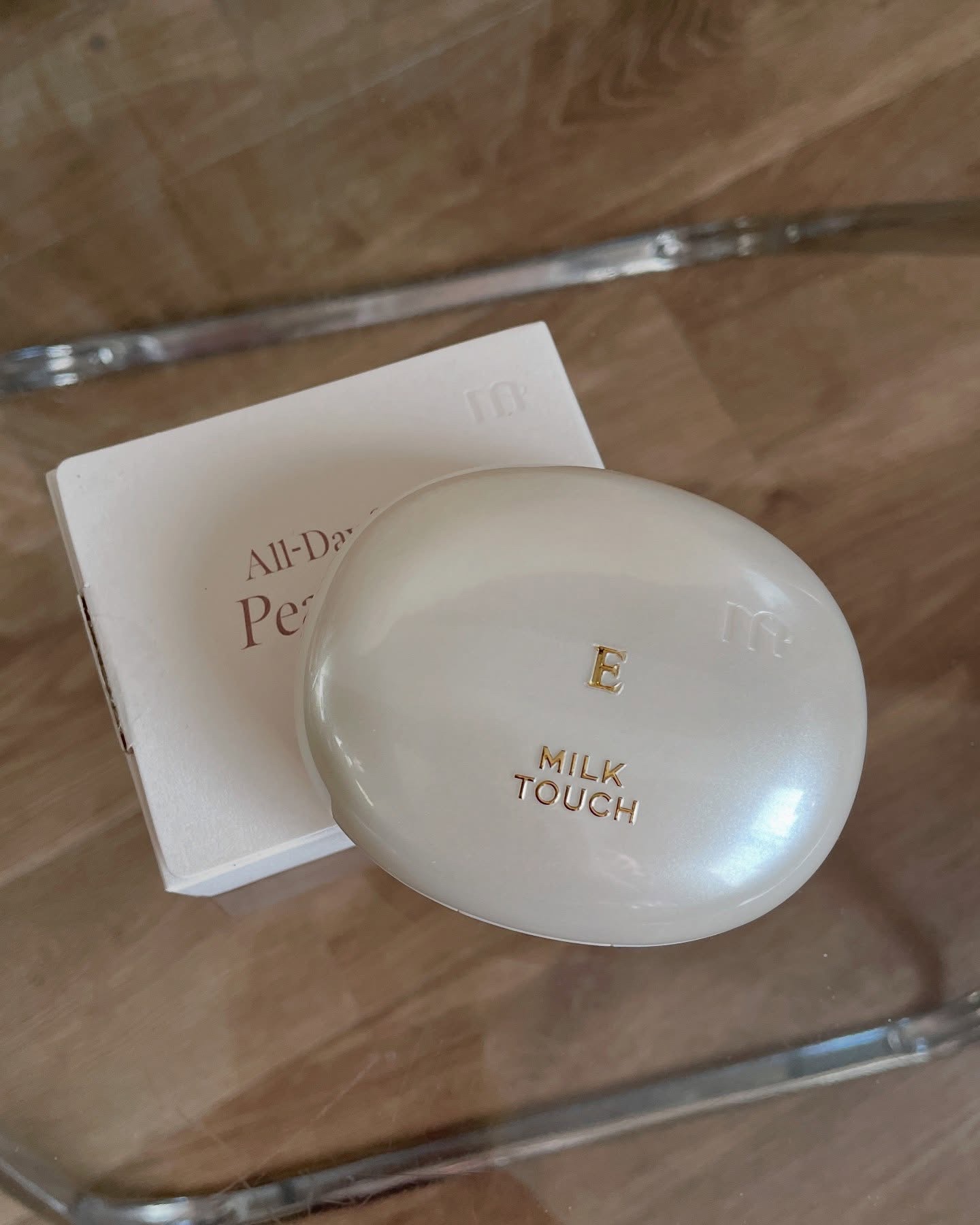 オールデイスキンフィットパールグロウクッション 01 Rosy Ivory(ロージー アイボリー)/Milk Touch/クッションファンデーションを使ったクチコミ（2枚目）